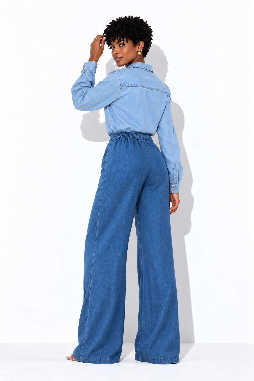 Conjunto Celeste Aura – Estilo y Distinción